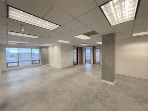 100 W Broadway, Long Beach, CA to rent Interior Photo- Image 2 of 3