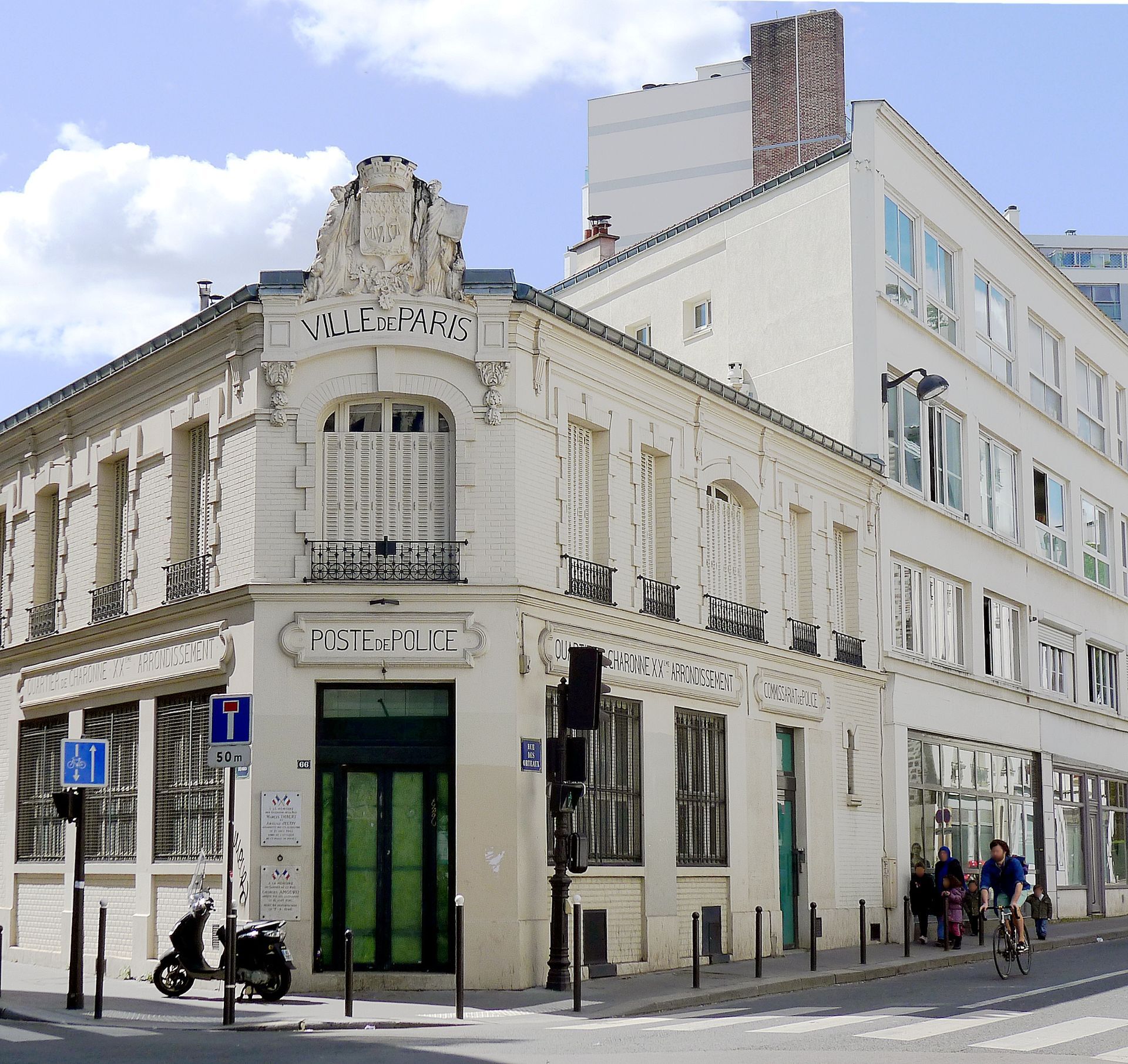 Retail in Paris to rent Primary Photo- Image 1 of 2