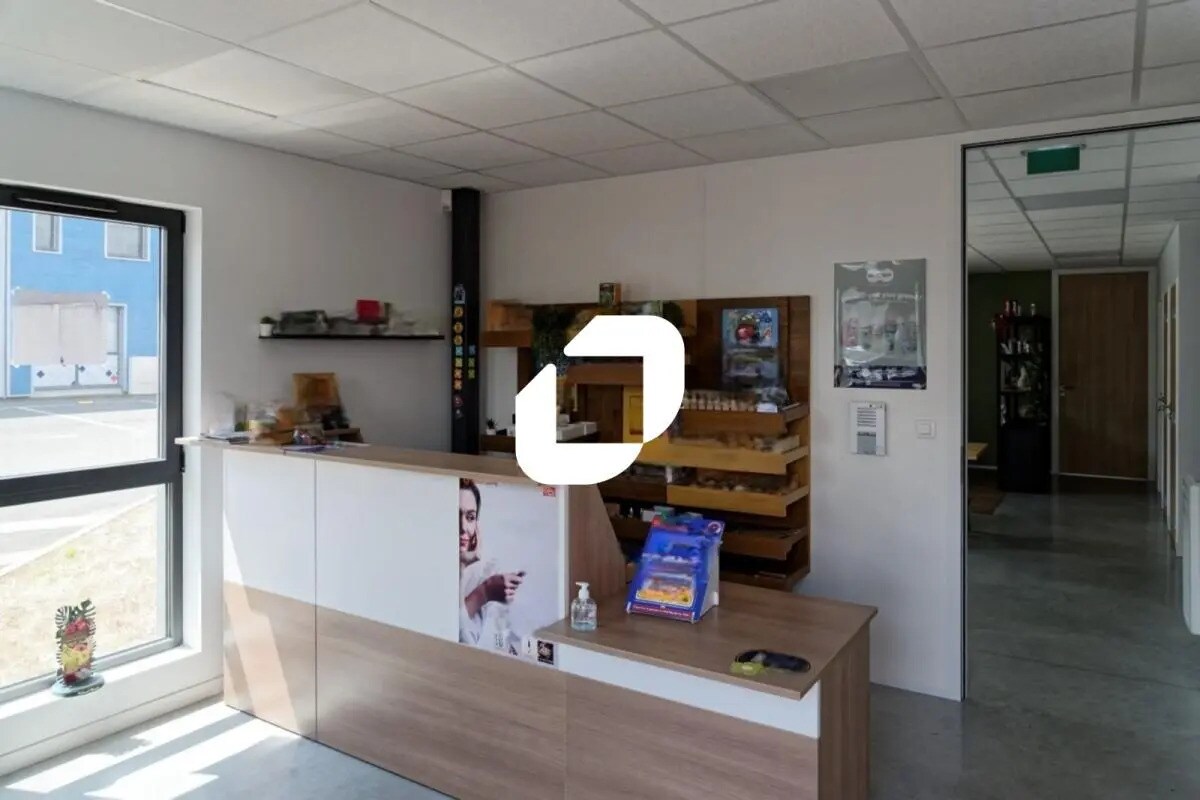 Light Industrial in Saint-Herblain for sale Interior Photo- Image 1 of 9