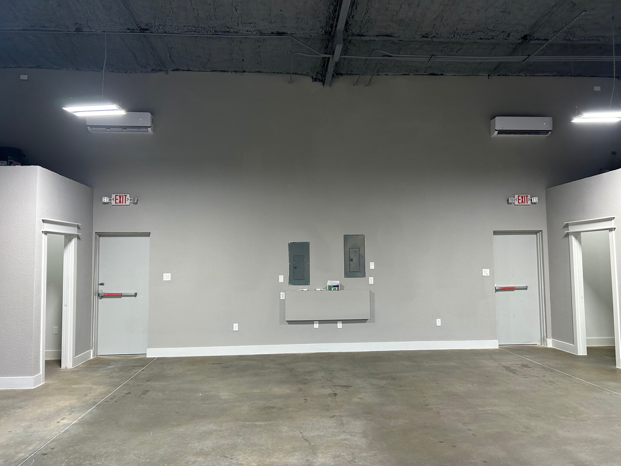 201 N County Rd, Alvarado, TX to rent Interior Photo- Image 1 of 1