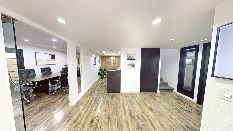 7220 N 16th St, Phoenix, AZ to rent - Interior Photo - Image 2 of 7