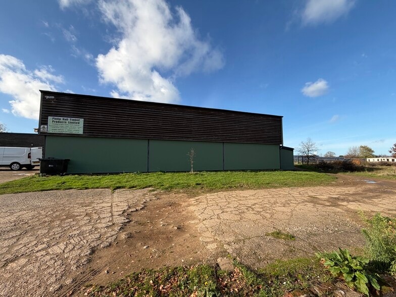 Crossdale St, Northrepps to rent - Building Photo - Image 3 of 4