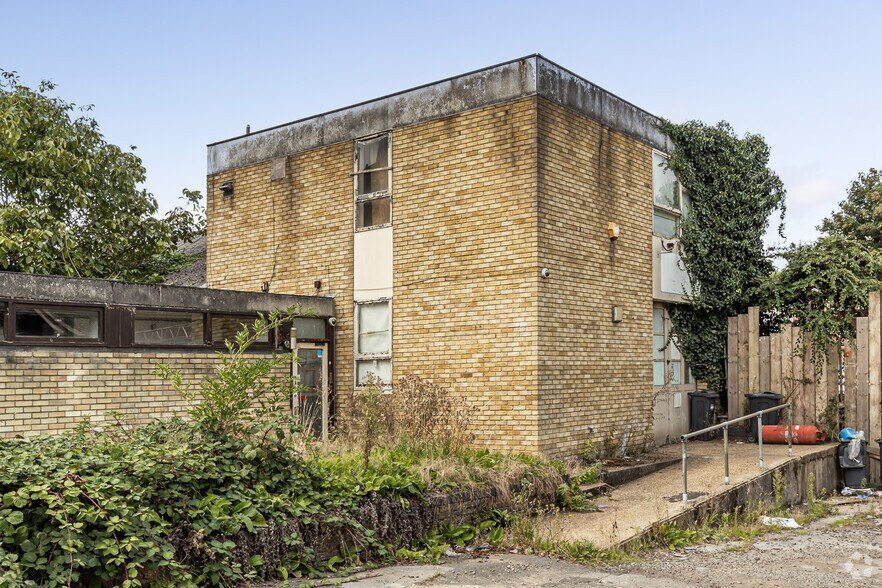 Holly Rd, Hampton for sale - Primary Photo - Image 1 of 1