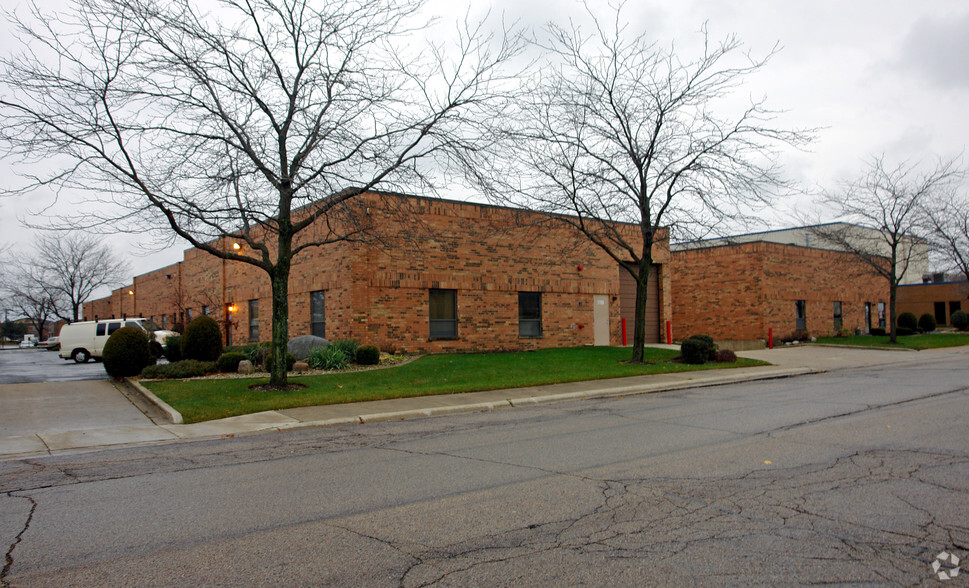 1720-1730 Wright Blvd, Schaumburg, IL for rent - Building Photo - Image 3 of 3