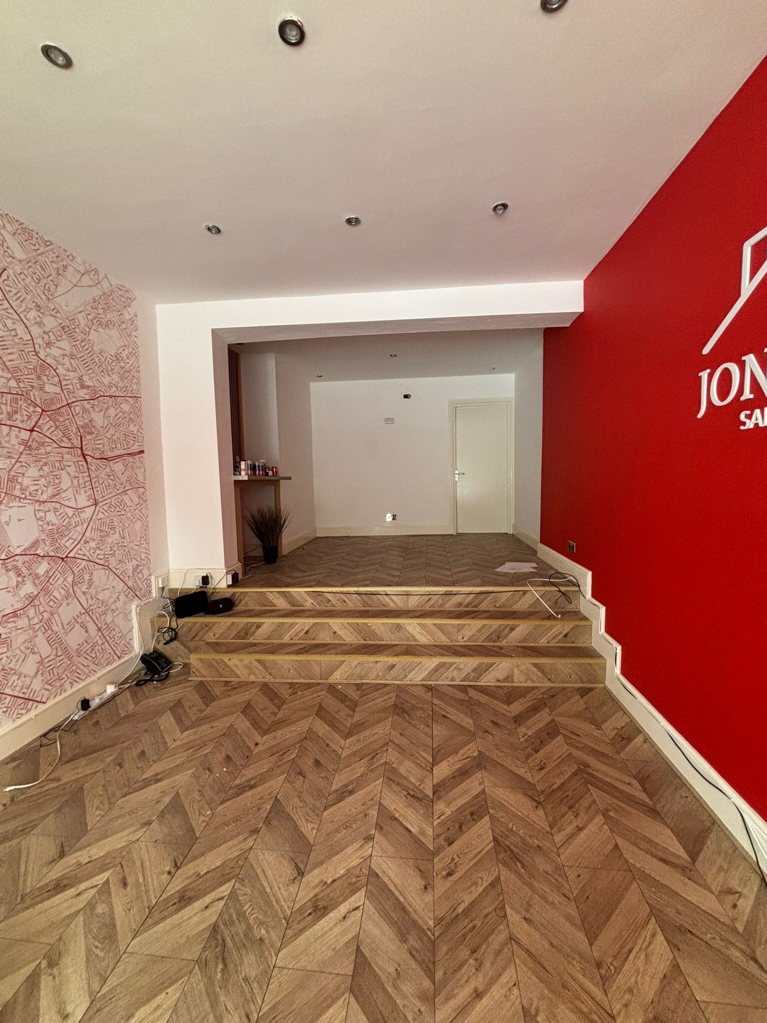 477 Rice Ln, Liverpool to rent Interior Photo- Image 1 of 9