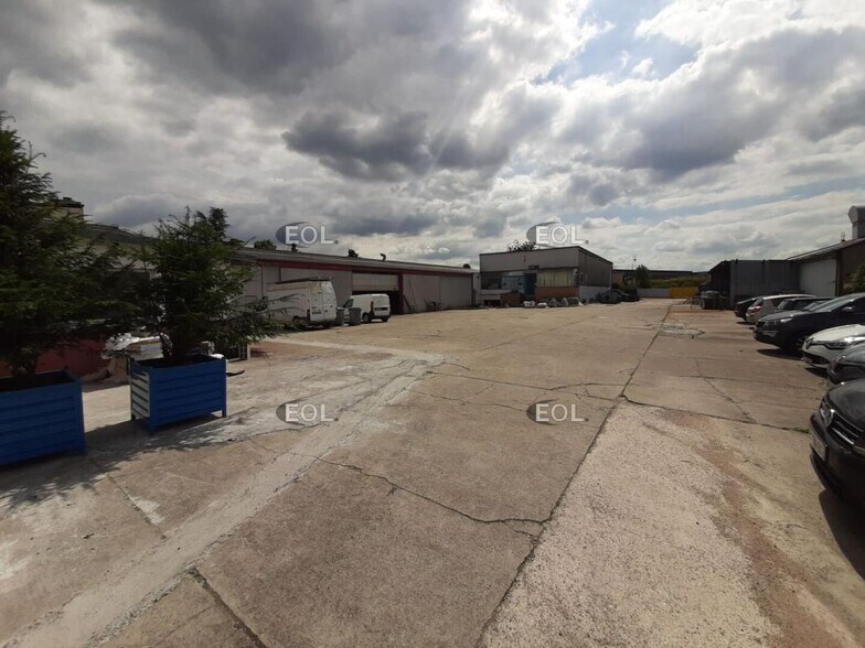 Industrial in Montgeron for sale - Building Photo - Image 2 of 21