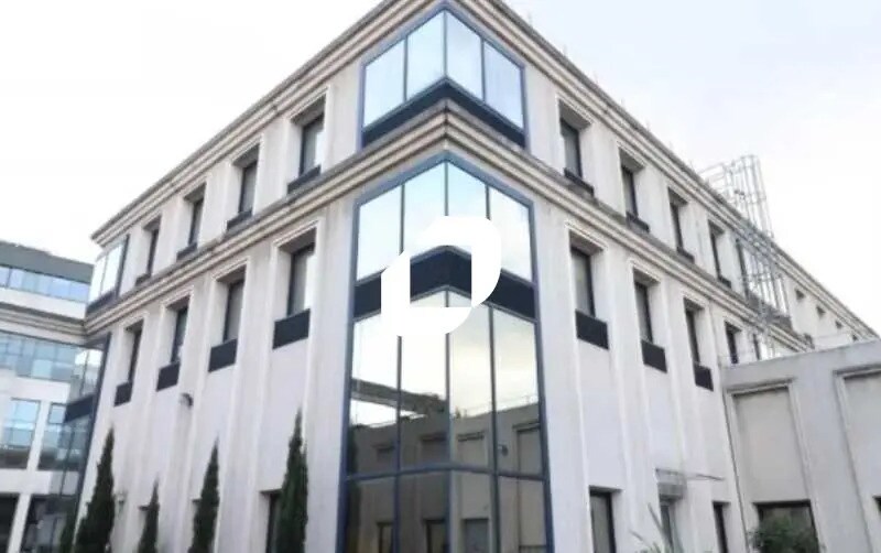 Office in Saint-Denis to rent Building Photo- Image 1 of 7