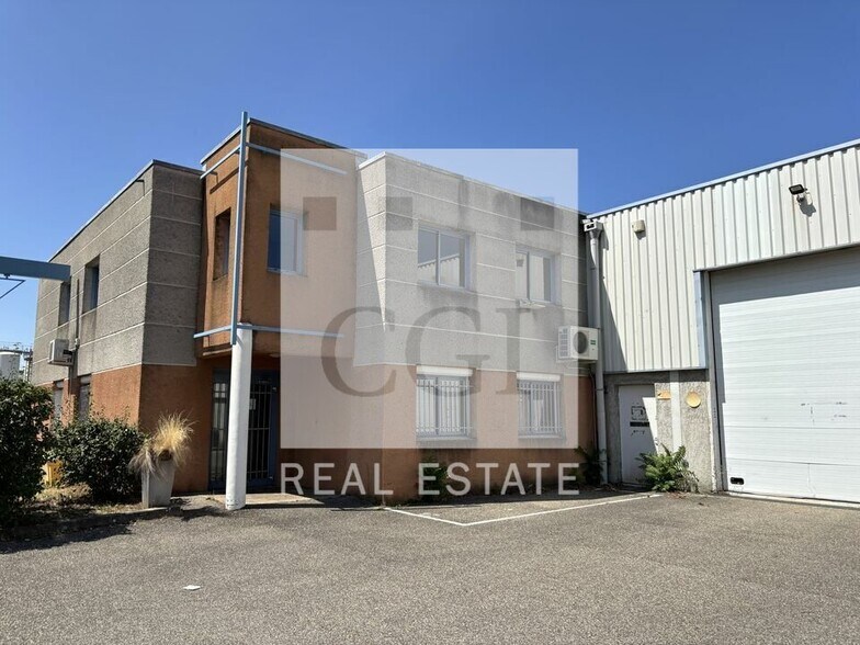 Light Industrial in Chassieu to rent - Building Photo - Image 3 of 22