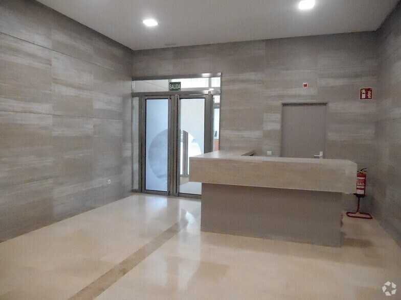 Office in Madrid, Madrid to rent - Building Photo - Image 3 of 11