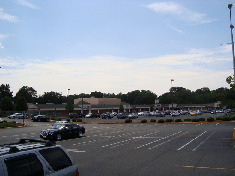 1400-1470 State Route 36, Hazlet, NJ for rent - Building Photo - Image 3 of 9