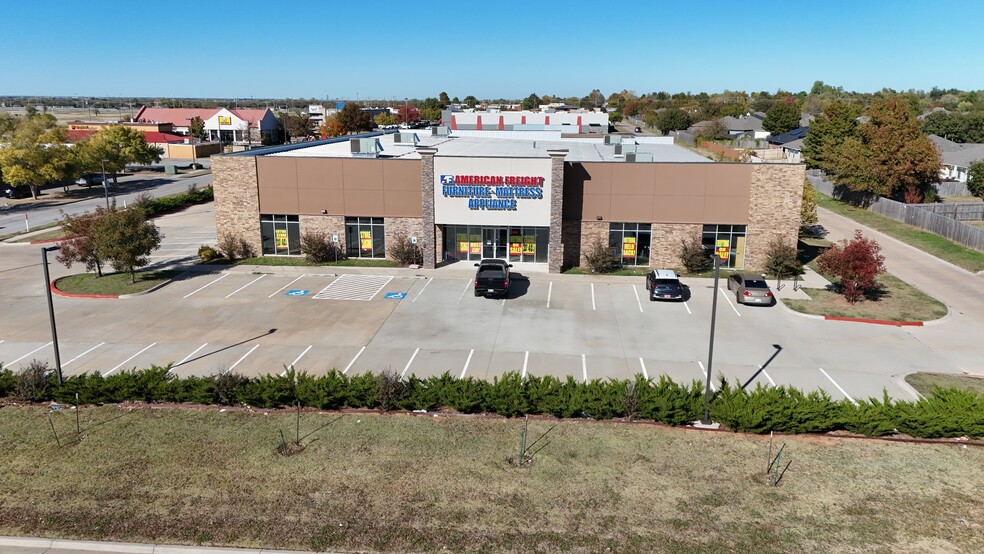 831 Sonoma Park Dr, Norman, OK for sale - Building Photo - Image 1 of 4