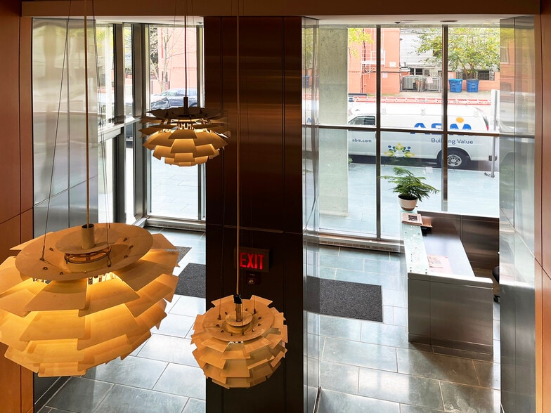 1320 19th St NW, Washington, DC to rent - Building Photo - Image 3 of 8