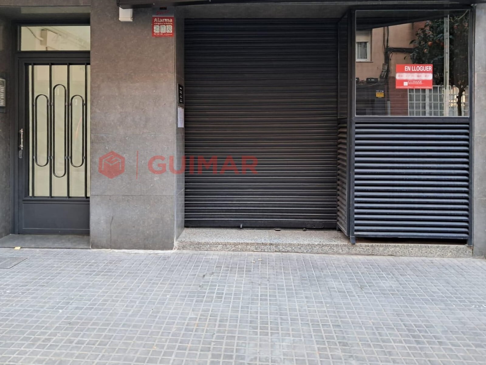 Retail in Esplugues de Llobregat, Barcelona to rent Building Photo- Image 1 of 6