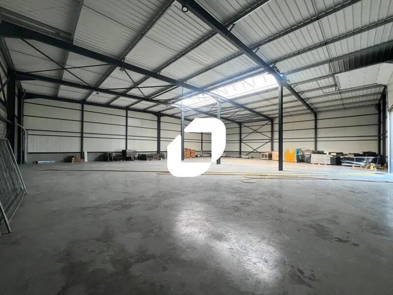 Location Local d'activités 960 m² - Photo 1