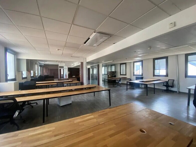 Light Industrial in Malakoff to rent - Building Photo - Image 2 of 6