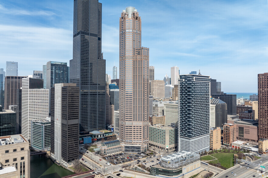 311 S Wacker Dr, Chicago, IL for rent - Building Photo - Image 1 of 33