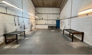 Weights Ln, Redditch to rent Interior Photo- Image 2 of 4