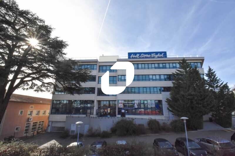 Chemin Jean-Marie Vianney, Écully to rent - Building Photo - Image 3 of 13
