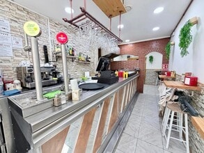 Retail in Santa Coloma de Gramenet, Barcelona to rent Interior Photo- Image 1 of 14