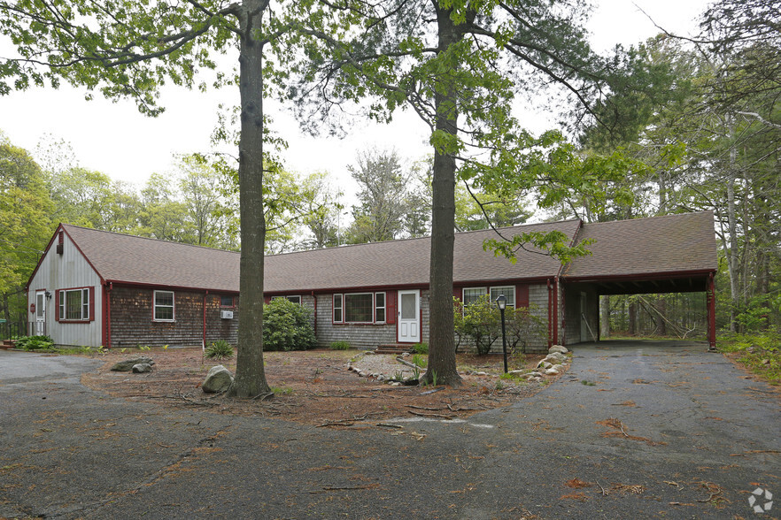 1949 Falmouth Rd, Centerville, MA for sale - Primary Photo - Image 1 of 1