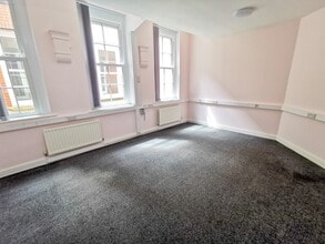 3-5 Pink Ln, Newcastle Upon Tyne to rent Interior Photo- Image 1 of 3
