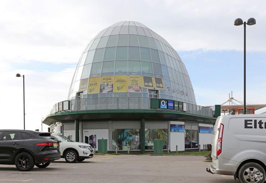 St Andrews Quay, Hull to rent - Building Photo - Image 3 of 6