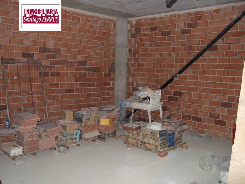 Retail in Almussafes, Valencia to rent - Building Photo - Image 2 of 2