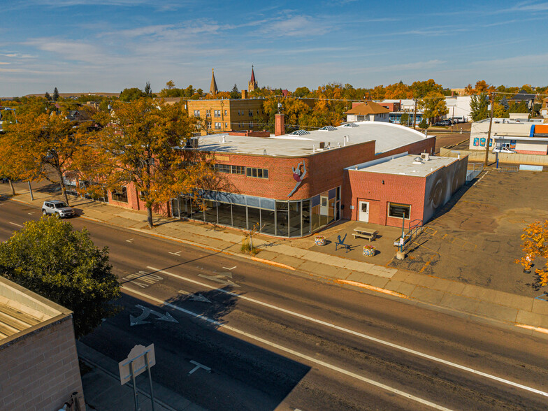 815 N 1st Ave, Great Falls, MT for rent - Building Photo - Image 1 of 120