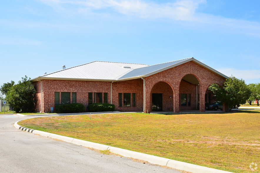 7704 S Loop 1604 East, Elmendorf, TX for sale - Building Photo - Image 3 of 14