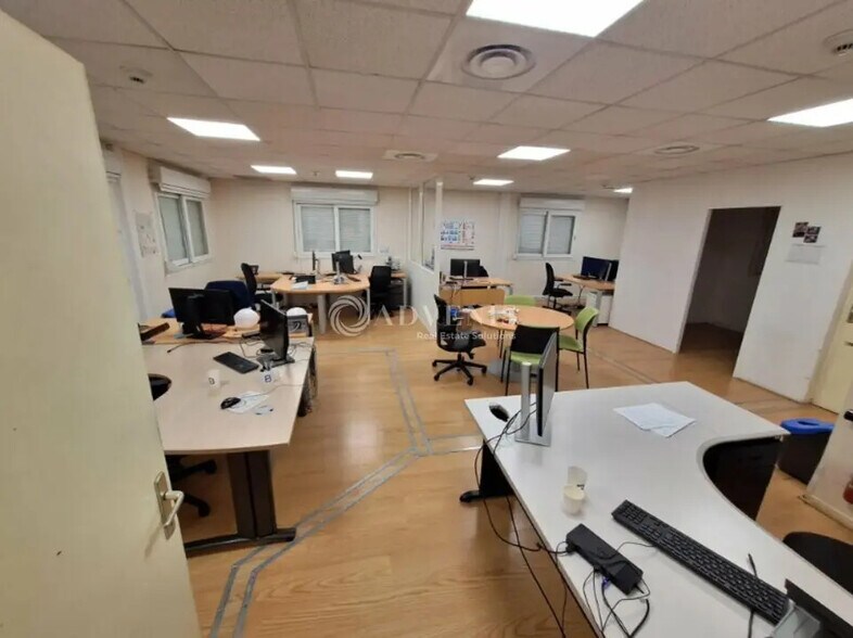 Office in Chassieu to rent - Building Photo - Image 2 of 5