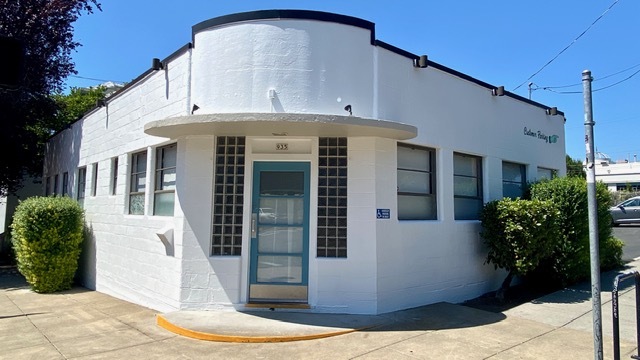 935 NE Couch St, Portland, OR for rent Building Photo- Image 1 of 23