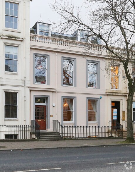 2 Fitzroy Pl, Glasgow, G3 7RH