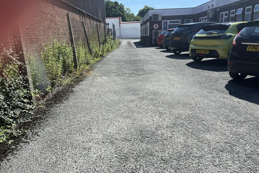 3 Mayflower Clos, Eastleigh to rent - Other - Image 2 of 2