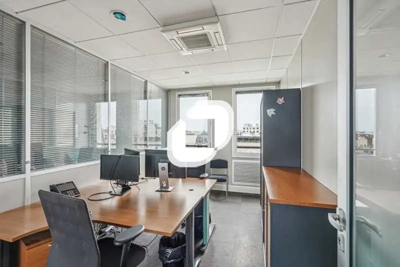 Office in Montreuil to rent - Interior Photo - Image 3 of 12