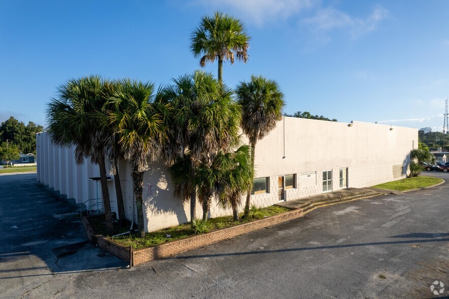 660 Mason Ave, Daytona Beach, FL for rent - Building Photo - Image 2 of 15