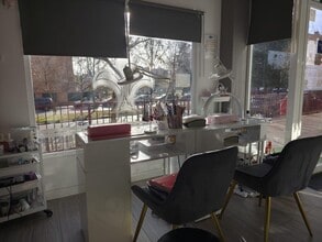 Retail in Madrid, Madrid to rent Interior Photo- Image 2 of 7