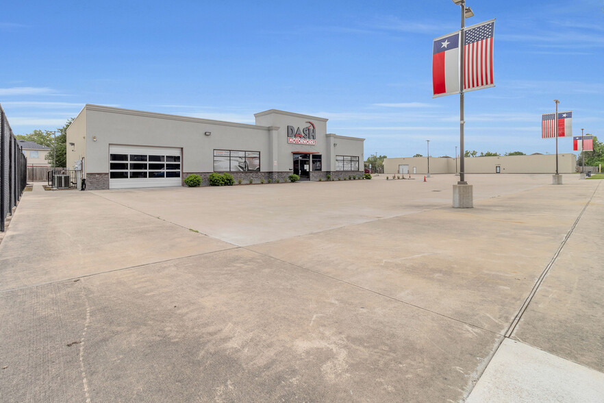 11900-11930 Bammel North Houston Rd, Houston, TX for rent - Building Photo - Image 2 of 20