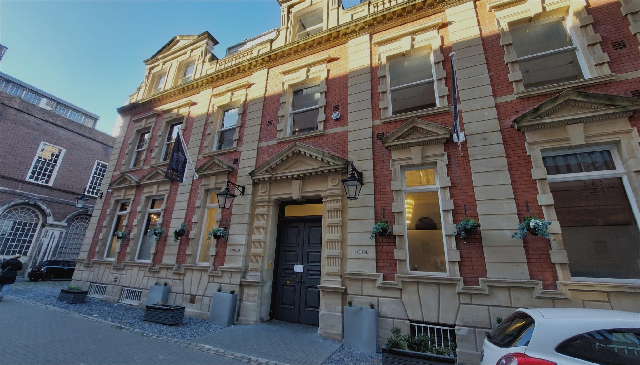 Telephone Ave, Bristol to rent Primary Photo- Image 1 of 8