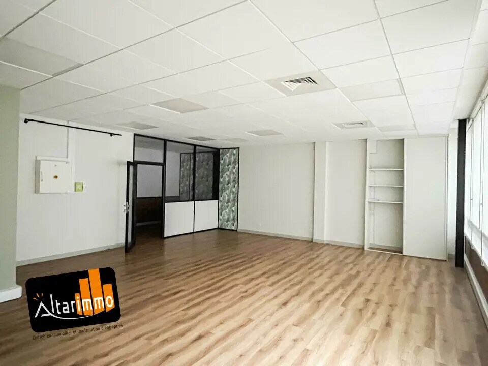 Location Bureaux 96 m² - Photo 1