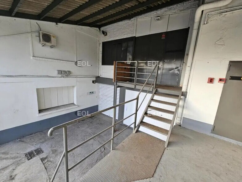 Light Industrial in Villeneuve-Saint-Georges to rent - Interior Photo - Image 3 of 5
