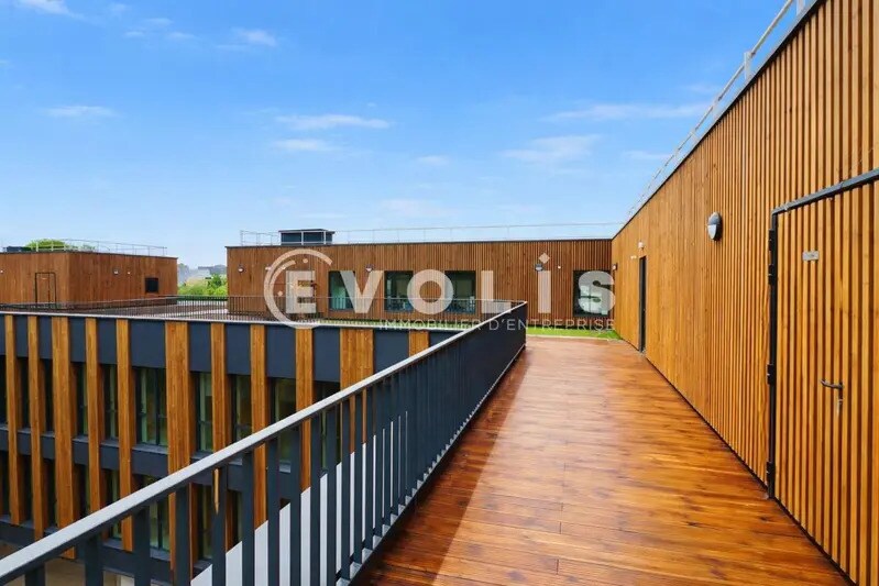 1 Rue Albert Einstein, Champs-sur-Marne to rent - Building Photo - Image 2 of 8