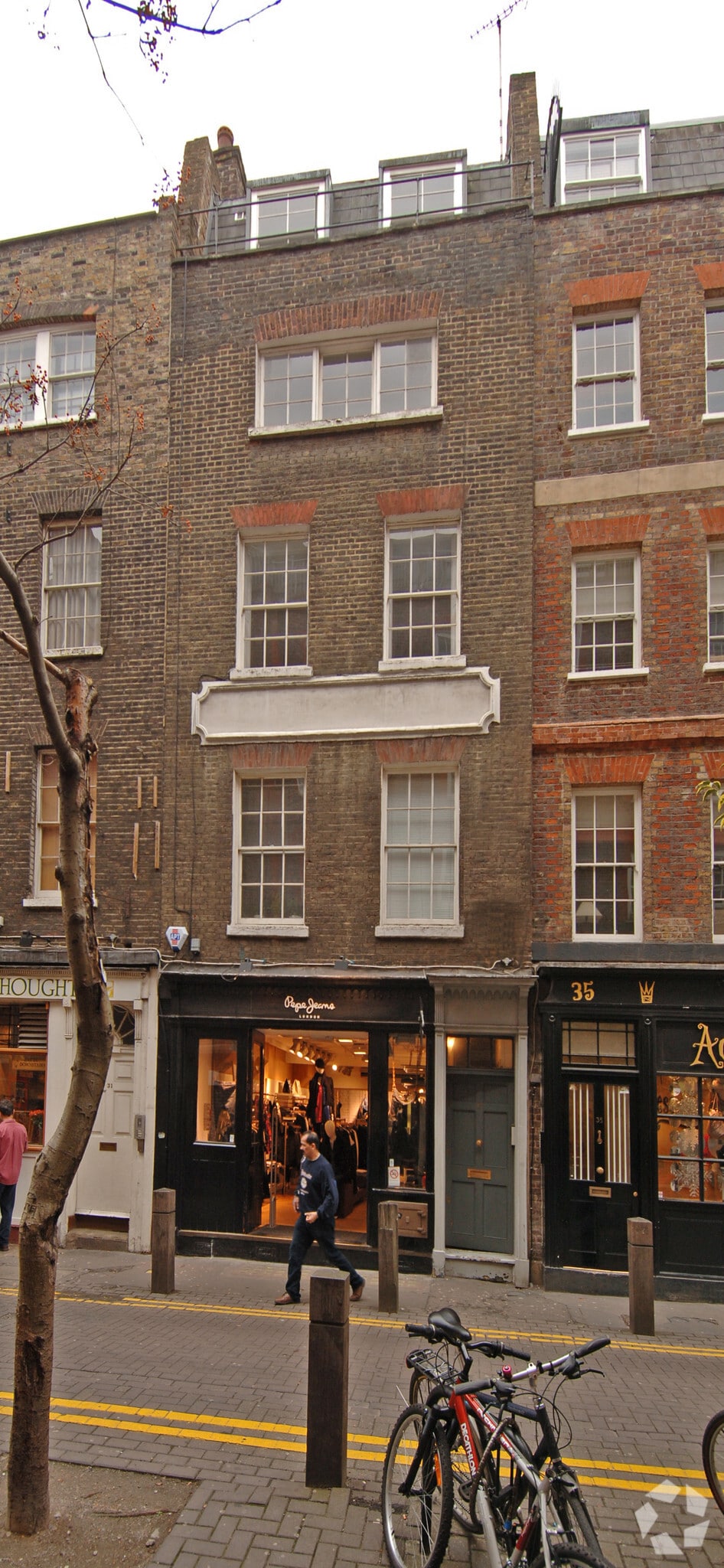34-42 Neal St, London to rent Primary Photo- Image 1 of 3