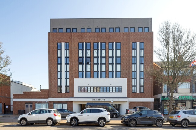 More details for 88-102 High St, Waltham Cross - Retail to Rent