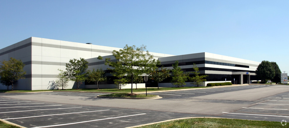 13875-13899 Corporate Woods Trl, Bridgeton, MO for sale - Building Photo - Image 1 of 1