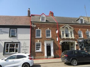 187 Watling St, Towcester to rent Building Photo- Image 1 of 1