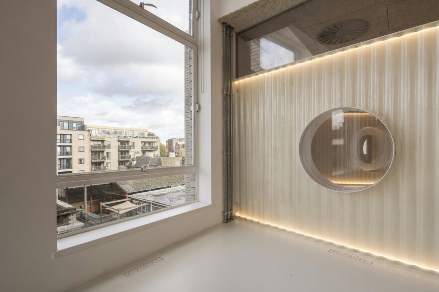 125-127 Mare St, London to rent - Interior Photo - Image 3 of 16