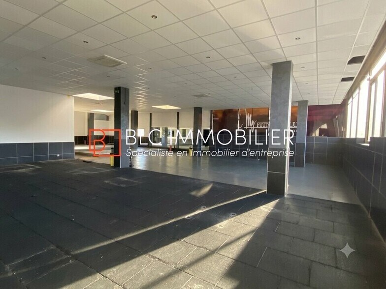 Retail in Marseille for sale - Interior Photo - Image 3 of 4