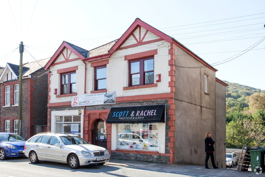 18 Cardiff Rd, Cardiff for rent - Building Photo - Image 3 of 5