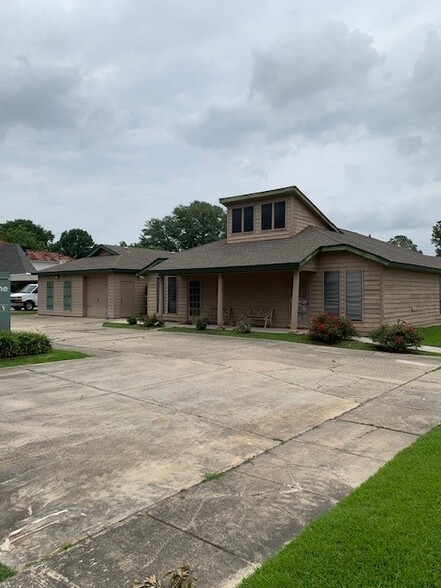 13953 Perkins Rd, Baton Rouge, LA for rent - Primary Photo - Image 1 of 6