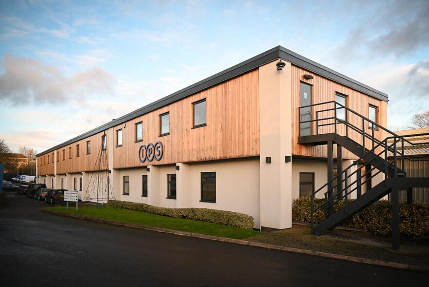 29 Mount Ave, Milton Keynes to rent - Building Photo - Image 2 of 4